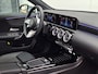 Mercedes-Benz A-klasse 180 Star Edition Luxury | Panoramadak | Trekhaak | Achteruitrijcamera | Dodehoekassistent | Donkergetint Glas Achter | Sfeerverlichting | Stoelverwarming | Keyless-GO | Parkeersensoren | Elektrisch Inklapbare Buitenspiegels