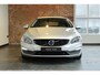 Volvo V60 T3 Polar+ | 100% dealeronderhouden | Stoel-/ stuurwielverwarming | Verwarmde achterbank | Trekhaak | Cruise Control | Navigatie | Bluetooth Telefonie & Multimedia | Lichtmetalen Velgen | Climate Control