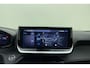 Peugeot 2008 1.2 Hybrid 145 Allure | Climate & Cruise Control | Parkeersensoren voor + achter | AppleCarplay/Android Auto |