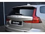 Volvo V60 T8 Plug-in hybrid AWD Ultra Dark Panorama/schuifdak | 360 camera | Extra getint glas achter | Elektrische stoelen met geheugen functie | Elektrische achterklep | BLIS
