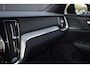 Volvo V60 T8 Plug-in hybrid AWD Ultra Dark Panorama/schuifdak | 360 camera | Extra getint glas achter | Elektrische stoelen met geheugen functie | Elektrische achterklep | BLIS