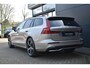 Volvo V60 T8 Plug-in hybrid AWD Ultra Dark Panorama/schuifdak | 360 camera | Extra getint glas achter | Elektrische stoelen met geheugen functie | Elektrische achterklep | BLIS