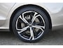Volvo V60 T8 Plug-in hybrid AWD Ultra Dark Panorama/schuifdak | 360 camera | Extra getint glas achter | Elektrische stoelen met geheugen functie | Elektrische achterklep | BLIS