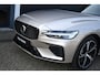 Volvo V60 T8 Plug-in hybrid AWD Ultra Dark Panorama/schuifdak | 360 camera | Extra getint glas achter | Elektrische stoelen met geheugen functie | Elektrische achterklep | BLIS