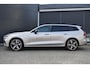 Volvo V60 2.0 T8 Plug-in hybrid AWD Ultra Dark Panorama/schuifdak | 360 camera | Extra getint glas achter | Elektrische stoelen met geheugen functie | Elektrische achterklep | BLIS