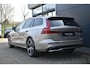 Volvo V60 2.0 T8 Plug-in hybrid AWD Ultra Dark Panorama/schuifdak | 360 camera | Extra getint glas achter | Elektrische stoelen met geheugen functie | Elektrische achterklep | BLIS