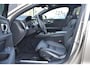 Volvo V60 T8 Plug-in hybrid AWD Ultra Dark Panorama/schuifdak | 360 camera | Extra getint glas achter | Elektrische stoelen met geheugen functie | Elektrische achterklep | BLIS
