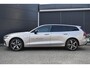Volvo V60 T8 Plug-in hybrid AWD Ultra Dark Panorama/schuifdak | 360 camera | Extra getint glas achter | Elektrische stoelen met geheugen functie | Elektrische achterklep | BLIS