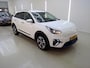 Kia Niro EV e-Niro 64kWh 204pk Automaat Edition | Stoelverwarming | SoH 100% | Navigatie | Parkeercamera | Climate control |