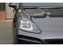 Porsche Cayenne Coupé 3.0 E - Hybrid - 22 inch - Sport Design - Panoramadak - Adaptieve cruise control - Sport Grono 18 voudig verstelbare stoelen - Luchtvering - Matrix Led koplampen - Trekhaak Nederlandse Porsche - Bose - Rondom zicht camera