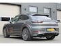 Porsche Cayenne Coupé 3.0 E - Hybrid - 22 inch - Sport Design - Panoramadak - Adaptieve cruise control - Sport Grono 18 voudig verstelbare stoelen - Luchtvering - Matrix Led koplampen - Trekhaak Nederlandse Porsche - Bose - Rondom zicht camera
