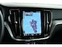 Volvo V60 2.0 T8 Plug-in hybrid AWD Plus Dark / LED / Pilot assist / Harmankardon / CarPlay