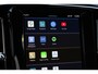 Volvo XC40 B4 Plus Dark | Trekhaak | Verwarmbare voorstoelen en stuurwiel | Premium audio by Harman Kardon | Adaptieve cruise control | Verwarmbare voorruit | Keyless | Elektrische achterklep | Apple carplay/Android auto