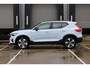 Volvo XC40 B4 Plus Dark | Trekhaak | Verwarmbare voorstoelen en stuurwiel | Premium audio by Harman Kardon | Adaptieve cruise control | Verwarmbare voorruit | Keyless | Elektrische achterklep | Apple carplay/Android auto