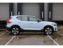 Volvo XC40 B4 Plus Dark | Trekhaak | Verwarmbare voorstoelen en stuurwiel | Premium audio by Harman Kardon | Adaptieve cruise control | Verwarmbare voorruit | Keyless | Elektrische achterklep | Apple carplay/Android auto