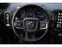 Volvo XC40 B4 Plus Dark | Trekhaak | Verwarmbare voorstoelen en stuurwiel | Premium audio by Harman Kardon | Adaptieve cruise control | Verwarmbare voorruit | Keyless | Elektrische achterklep | Apple carplay/Android auto