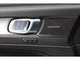 Volvo XC40 B4 Plus Dark | Trekhaak | Verwarmbare voorstoelen en stuurwiel | Premium audio by Harman Kardon | Adaptieve cruise control | Verwarmbare voorruit | Keyless | Elektrische achterklep | Apple carplay/Android auto