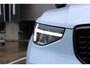 Volvo XC40 B4 Plus Dark | Trekhaak | Verwarmbare voorstoelen en stuurwiel | Premium audio by Harman Kardon | Adaptieve cruise control | Verwarmbare voorruit | Keyless | Elektrische achterklep | Apple carplay/Android auto