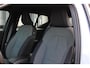 Volvo XC40 B4 Plus Dark | Trekhaak | Verwarmbare voorstoelen en stuurwiel | Premium audio by Harman Kardon | Adaptieve cruise control | Verwarmbare voorruit | Keyless | Elektrische achterklep | Apple carplay/Android auto