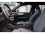 Volvo XC40 B4 Plus Dark | Trekhaak | Verwarmbare voorstoelen en stuurwiel | Premium audio by Harman Kardon | Adaptieve cruise control | Verwarmbare voorruit | Keyless | Elektrische achterklep | Apple carplay/Android auto