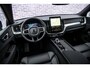 Volvo XC60 2.0 T6 Plug-in Hybrid AWD Plus Black Edition | Trekhaak | Harman Kardon Audio | Head-up Display | 360 Graden Camera | Panoramadak | Lichtmetalen Velgen 21 inch | Elektrisch Verstelbare Voorstoelen | Keyless Entry | BLIS