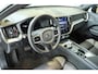 Volvo XC60 B5 Plus Dark | Semi Electrische Bedienbare Trekhaak | 1ste Eigenaar | Harman Kardon Premium Audio | Panoramadak | 20'' Lichtmetalen velgen | Elektrisch glazen schuifdak | Parkeercamera | Parkeersensoren voor + achter | Nappa Lederen bekleding |