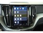 Volvo XC60 B5 Plus Dark | Semi Electrische Bedienbare Trekhaak | 1ste Eigenaar | Harman Kardon Premium Audio | Panoramadak | 20'' Lichtmetalen velgen | Elektrisch glazen schuifdak | Parkeercamera | Parkeersensoren voor + achter | Nappa Lederen bekleding |