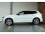 Volvo XC60 B5 Plus Dark | Semi Electrische Bedienbare Trekhaak | 1ste Eigenaar | Harman Kardon Premium Audio | Panoramadak | 20'' Lichtmetalen velgen | Elektrisch glazen schuifdak | Parkeercamera | Parkeersensoren voor + achter | Nappa Lederen bekleding |