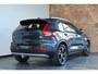 Volvo XC40 T5 Recharge Inscription | Panoramadak | Semi-Electrische Wegklapbare Trekhaak | Harman Kardon Premium Audio | 360° Parkeercamera | Parkeersensoren voor + achter | Stoelverwarming | Lederen Bekleding | Adaptive Cruise Control