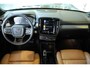 Volvo XC40 T5 Recharge Inscription | Panoramadak | Semi-Electrische Wegklapbare Trekhaak | Harman Kardon Premium Audio | 360° Parkeercamera | Parkeersensoren voor + achter | Stoelverwarming | Lederen Bekleding | Adaptive Cruise Control
