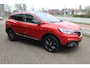 Renault Kadjar 1.2-130pk TCe Extase. Mooie ruime en luxe hoogzitter ! Trekgewicht 1.500kg ! Lederen interieur, autm. airco, cruise control, LED verlichting, metallic lak, panoramadak, 19 Inch LM wielen, Camera, Trekhaak, Stoelverwarming etc.