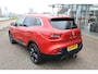 Renault Kadjar 1.2-130pk TCe Extase. Mooie ruime en luxe hoogzitter ! Trekgewicht 1.500kg ! Lederen interieur, autm. airco, cruise control, LED verlichting, metallic lak, panoramadak, 19 Inch LM wielen, Camera, Trekhaak, Stoelverwarming etc.