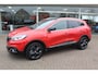 Renault Kadjar 1.2-130pk TCe Extase. Mooie ruime en luxe hoogzitter ! Trekgewicht 1.500kg ! Lederen interieur, autm. airco, cruise control, LED verlichting, metallic lak, panoramadak, 19 Inch LM wielen, Camera, Trekhaak, Stoelverwarming etc.