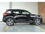 Volvo XC40 T5 Twin Engine Inscription | Stoelverwarming | Parkeersensoren voor + achter | Parkeercamera | Volvo on Call | Navigatie | Lederen bekleding | 1ste Eigenaar | Dealeronderhouden |