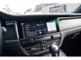Porsche Macan 2.0 S | Panorama | Bose Sound System | incl BTW | Memory stoelen | 100% Dealer onderhouden | Trekhaak | Krijt Grijs