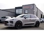 Porsche Macan 2.0 S | Panorama | Bose Sound System | incl BTW | Memory stoelen | 100% Dealer onderhouden | Trekhaak | Krijt Grijs