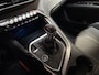 Peugeot 5008 1.2 PureTech Allure 7 Persoons (APPLE CARPLAY, GROOT NAVI, 360 CAMERA, LEDER, SPORTSTOELEN, GETINT GLAS, TREKHAAK, ELEK ACHTERKLEP, NIEUWSTAAT)