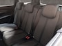 Peugeot 5008 1.2 PureTech Allure 7 Persoons (APPLE CARPLAY, GROOT NAVI, 360 CAMERA, LEDER, SPORTSTOELEN, GETINT GLAS, TREKHAAK, ELEK ACHTERKLEP, NIEUWSTAAT)
