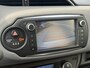 Toyota Yaris 1.5 Hybrid Dynamic Bi-Tone / Dealer Onderhouden / Fabrieksgarantie t/m 07-2027 / Navigatie / Camera / Cruise Control / Bluetooth / Climate Control / Keyless /