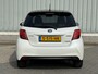 Toyota Yaris 1.5 Hybrid Dynamic Bi-Tone / Dealer Onderhouden / Fabrieksgarantie t/m 07-2027 / Navigatie / Camera / Cruise Control / Bluetooth / Climate Control / Keyless /