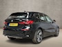 BMW 1-Serie 118i Sportline Automaat (APPLE CARPLAY, DEALER ONDERHOUDEN, GROOT NAVI, LEDER, CAMERA, STOELVERWARMING, SPORTSTOELEN, LANE ASSIST, NIEUWE APK, NIEUWSTAAT)
