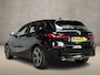 BMW 1-Serie 118i Sportline Automaat (APPLE CARPLAY, DEALER ONDERHOUDEN, GROOT NAVI, LEDER, CAMERA, STOELVERWARMING, SPORTSTOELEN, LANE ASSIST, NIEUWE APK, NIEUWSTAAT)