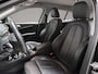 BMW 1-Serie 118i Sportline Automaat (APPLE CARPLAY, DEALER ONDERHOUDEN, GROOT NAVI, LEDER, CAMERA, STOELVERWARMING, SPORTSTOELEN, LANE ASSIST, NIEUWE APK, NIEUWSTAAT)