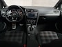 Volkswagen Golf 2.0 TSI GTI 220Pk Automaat (SCHUIFDAK, NAVIGATIE, DYNAUDIO, STOELVERWARMING, DYNAMISCHE KNIPPERLICHTEN, PARKEERSENSOREN, GETINT GLAS, NIEUWSTAAT)