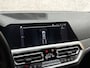 BMW 3-Serie 320i M Sport 184Pk Automaat (APPLE CARPLAY, M PAKKET, LEDER/ALCANTARA, STOELVERWARMING, SPORTSTOELEN, GETINT GLAS, SFEERVERLICHTING, FLIPPERS, NIEUWE APK, NIEUWSTAAT)