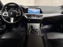 BMW 3-Serie 320i M Sport 184Pk Automaat (APPLE CARPLAY, M PAKKET, LEDER/ALCANTARA, STOELVERWARMING, SPORTSTOELEN, GETINT GLAS, SFEERVERLICHTING, FLIPPERS, NIEUWE APK, NIEUWSTAAT)