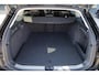 Volkswagen Passat Variant 1.5 eHybrid Business trekhaak head up! winterpakket stoel en stuurwiel verwarming ergo stoelen met leder alcantara privacy glas navigatie geactiveerd camera dodehoeksensor 17" LMV met 4 seizoenenbanden