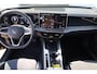 Volkswagen Passat Variant 1.5 eHybrid Business trekhaak head up! winterpakket stoel en stuurwiel verwarming ergo stoelen met leder alcantara privacy glas navigatie geactiveerd camera dodehoeksensor 17" LMV met 4 seizoenenbanden