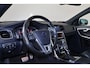 Volvo V60 T3 R-Design - Verwarmde voorstoelen - Parkeersensoren achter - Navigatie - Volvo On Call - Cruise control - High Performance audio - Standkachel - 18' LMV