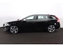 Volvo V60 T3 R-Design - Verwarmde voorstoelen - Parkeersensoren achter - Navigatie - Volvo On Call - Cruise control - High Performance audio - Standkachel - 18' LMV